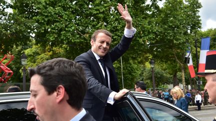 Emmanuel Macron lors de la cérémonie du 14 juillet 2017 sur les Champs-Élysée, à Paris.&nbsp; (CHRISTOPHE ARCHAMBAULT / AFP)